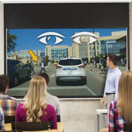 Use this distracted driving prevention program to demonstrate change blindness and introduce a strategy to maintain your focus on the road.